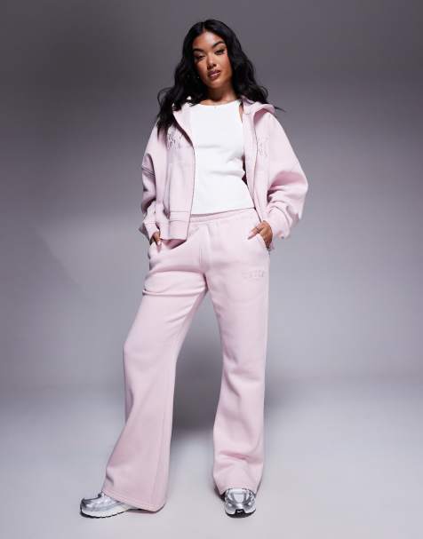 Joggers rosa chai de pernera ancha con logo bordado de Kaiia (parte de un conjunto) - view 1