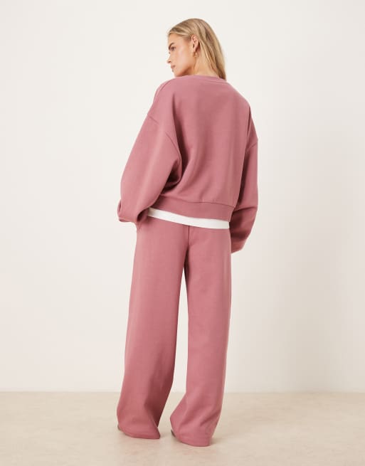 Joggers rosa pétalo de pernera ancha con interior afelpado de ASOS DESIGN Petite, 5 de 5