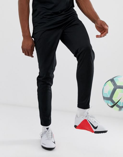 Joggers tapered negros Academy de Nike Football ASOS