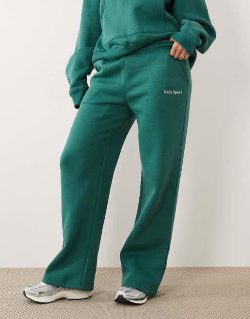 Joggers verde oscuro y rosas de pernera ancha con logo bordado de Kaiia (parte de un conjunto), 2 de 5