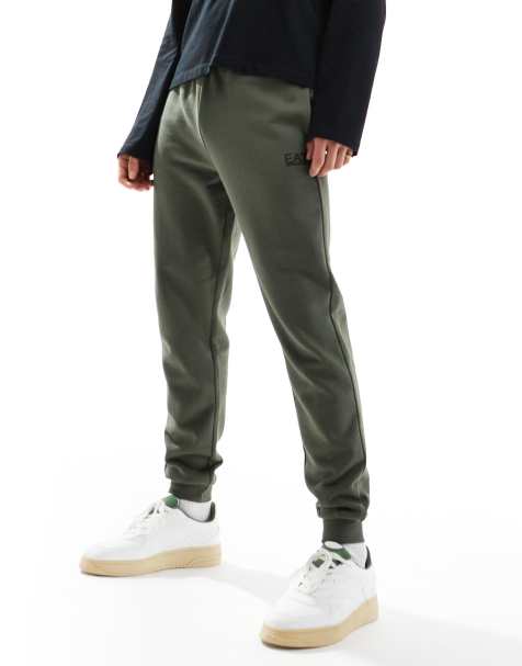 Joggers verdes con logo pequeño de EA7 - view 1