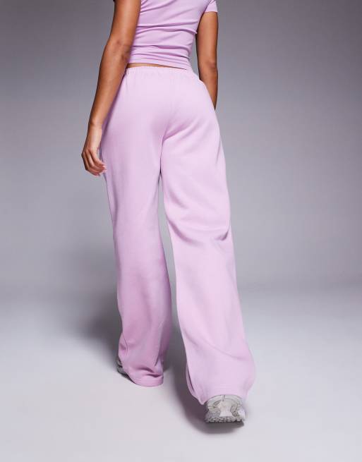 Joggers violeta Parma de pernera ancha con logo en relieve de Kaiia (parte de un conjunto), 2 de 5