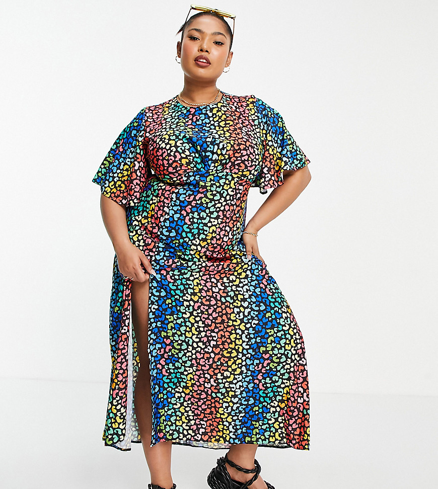 John Zack Plus - Exclusives - Midi jurk met fladdermouwen en luipaardprint in meerdere kleuren-Veelkleurig