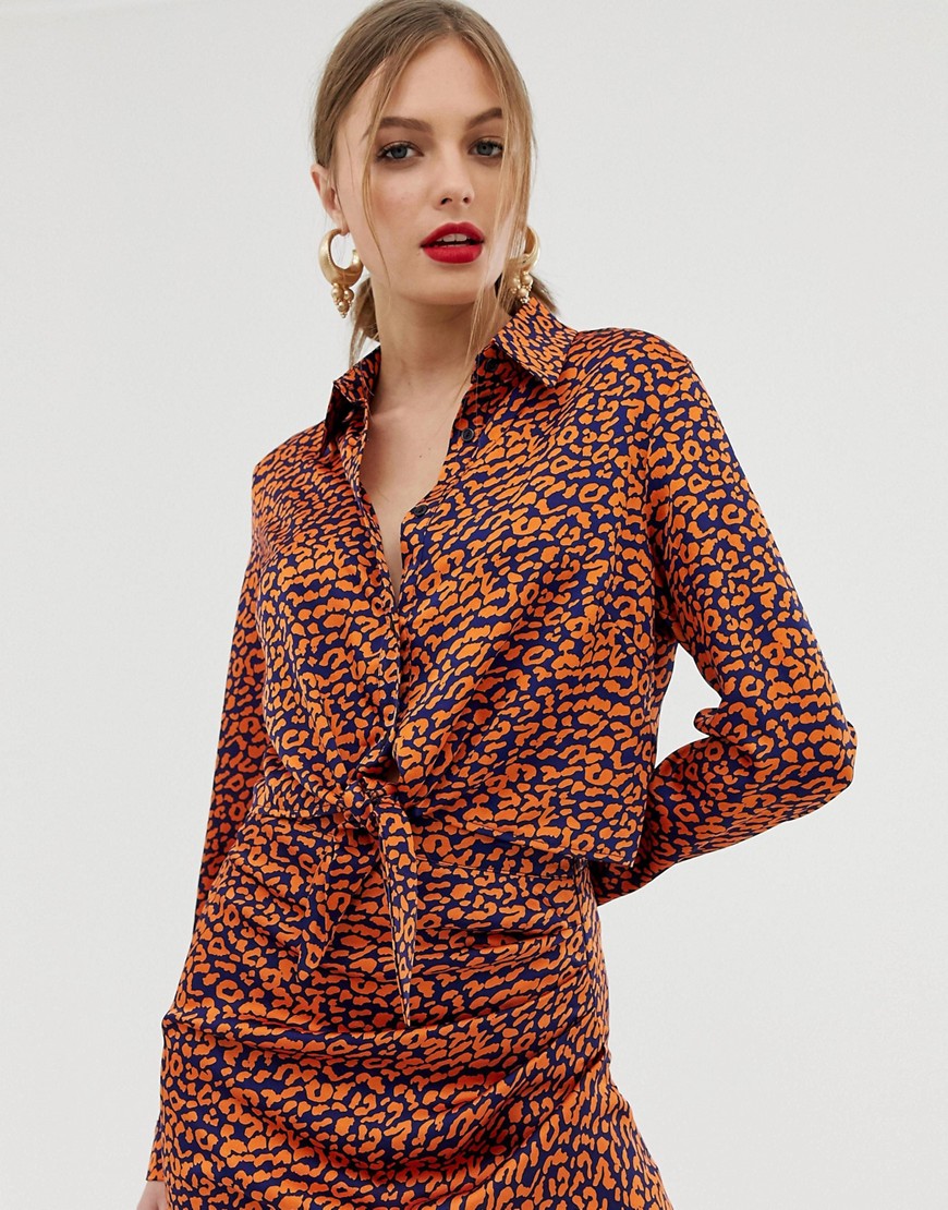 John Zack tie front cropped shirt in contrast print-Multi