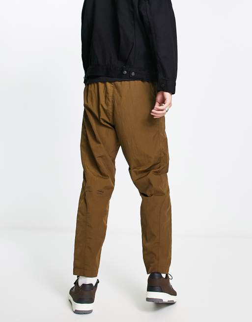 Mens - Woven Joggers in Olive Khaki