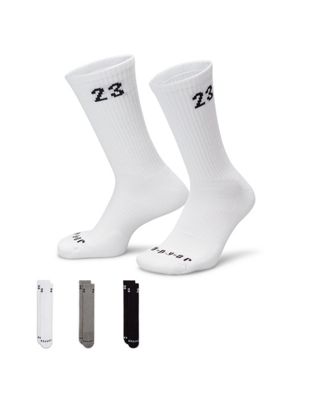 Jordan 3 pack essentials socks in multi-Grey
