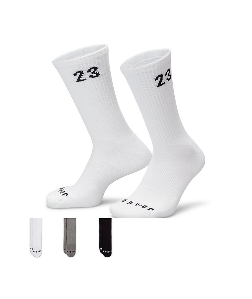 Jordan 3 pack essentials socks in multi-Grey