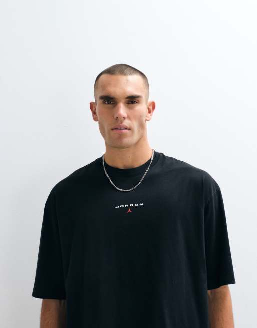 Jordan 96 oversized T-shirt med logo midt på i sort