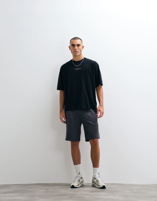 Jordan 96 oversized T-shirt med logo midt på i sort, 3 af 5
