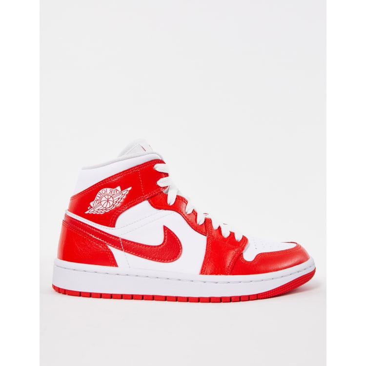 Air jordan hotsell bianche e rosse