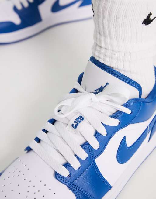 Jordan – Air 1 – Vita och marinblå sneakers med låga skaft, 3 av 4