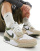 Thumbnail 1 van 5