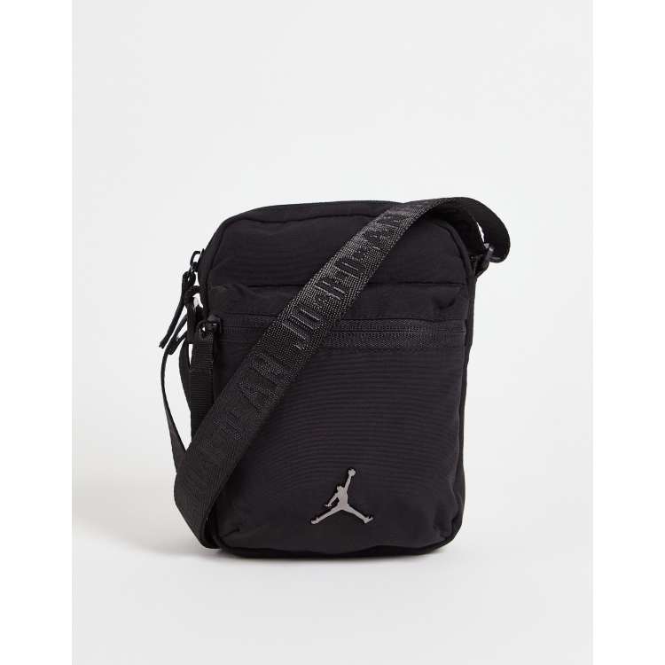 Airborne store crossbody black