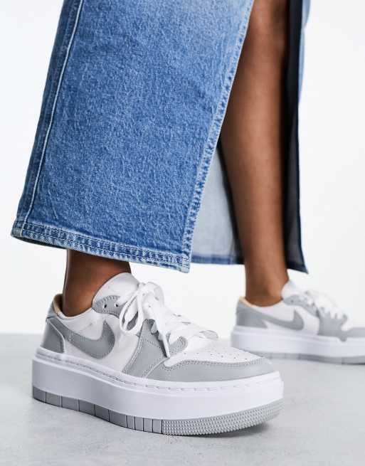 Jordan – AJ1 Elevate – Vita och grå sneakers med låga skaft