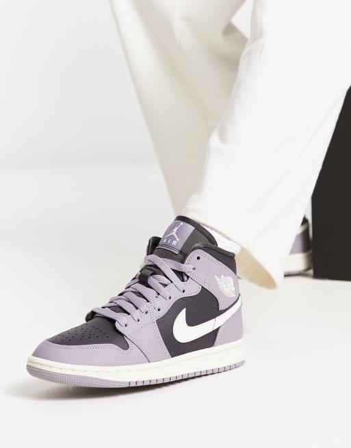 Jordan - AJ1 - Halfhoge sneakers in grijs