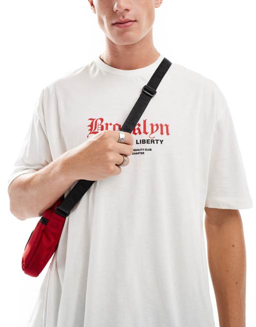 Jordan Borsello a tracolla rosso con logo ASOS