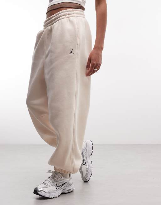 Jordan Brooklyn joggers con fondo elasticizzato color crema, 1 di 5