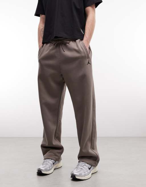 Jordan Brooklyn open hem joggers in dark brown, 2 of 5