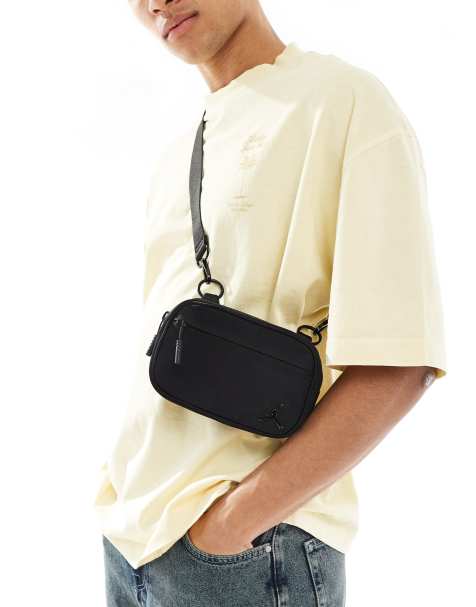 Jordan – Czarna torebka crossbody - view 1