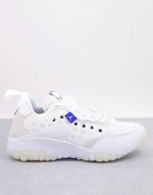 Jordan Delta 2 trainers in white