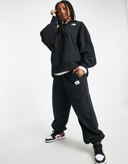 Black jordan shop jogging suit