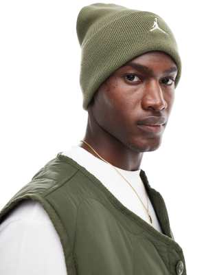 Jordan Jordan Essential peak beanie in olive-Green