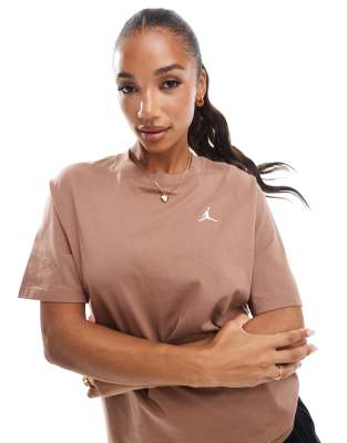 Essentials girlfriend fit T-shirt in brown