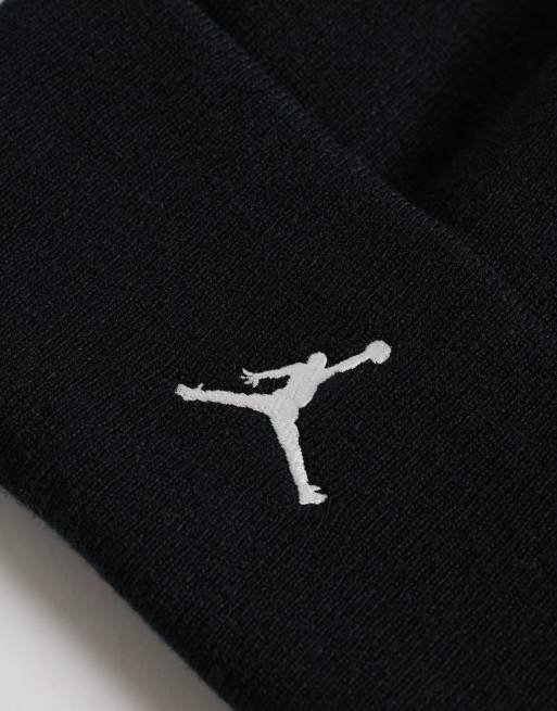Jordan essentials satin lined beanie in black, 2 of 3