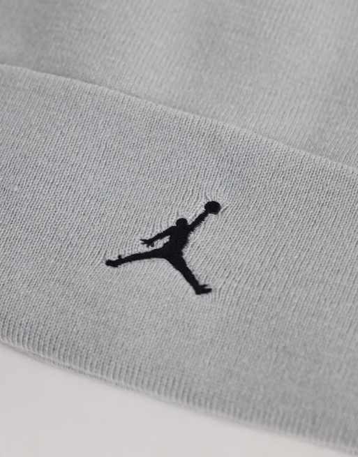 Jordan essentials satin lined beanie in grey, 2 of 3