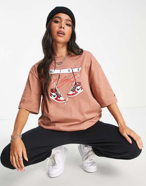 Jordan - Flight AJ1 - T-shirt met grafische print in lichtbruin