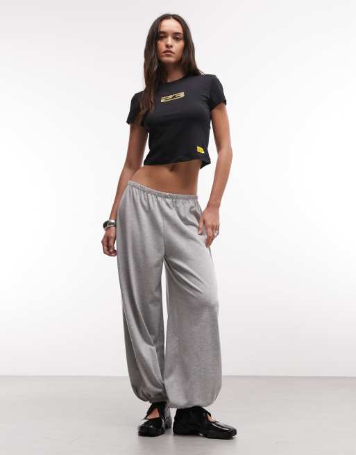 Jordan graphic baby tee in zwart, 2 van 4