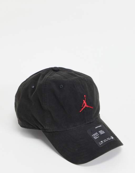 Jordan – H86 – Czarno-czerwona bawełniana czapka z daszkiem z logo Jumpman i efektem sprania