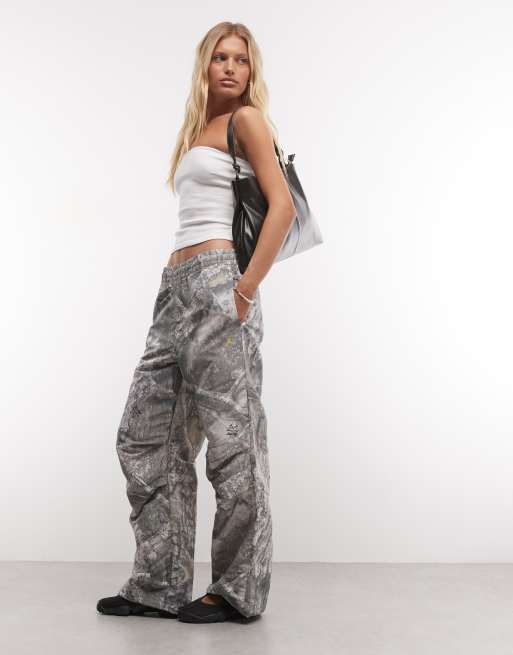 Jordan - joggers con estampado camuflaje Real Tree Brooklyn, 4 de 5