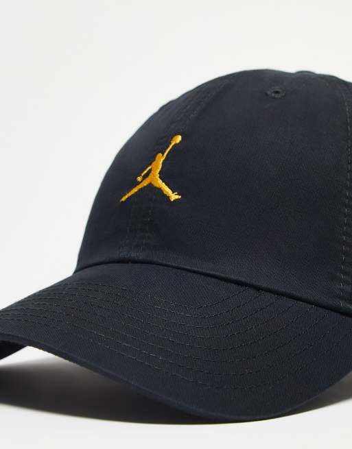 Cappello jordan nero hot sale e rosso