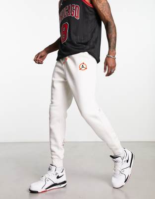 Jordan logo fleece joggers in white - ASOS Price Checker