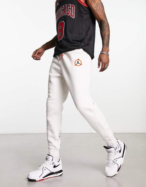 White on sale jordan joggers