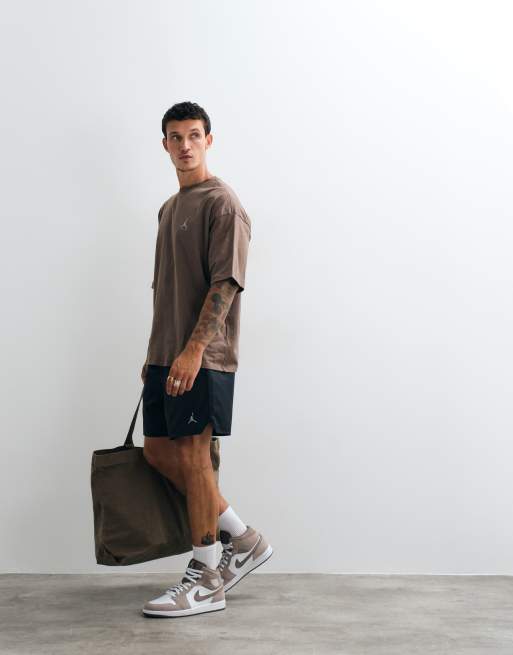 Jordan logo spine print oversized t-shirt in brown, 5 of 5