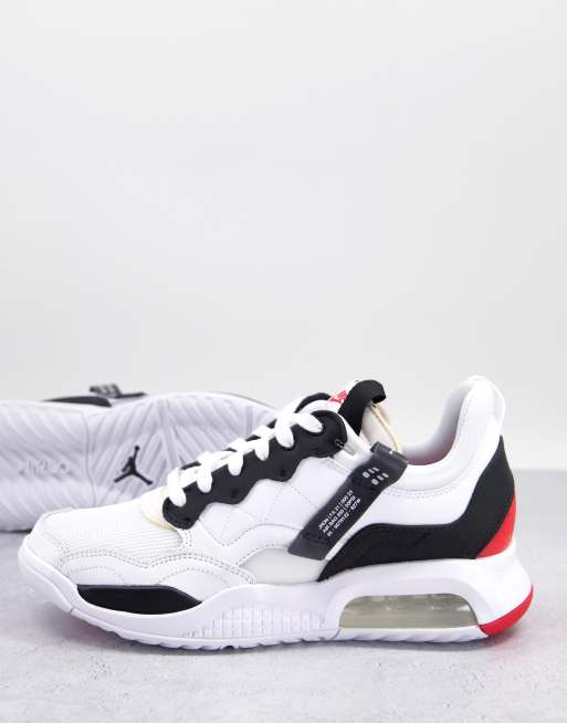 Jordan - MA2 - Sorte og hvide sneakers 