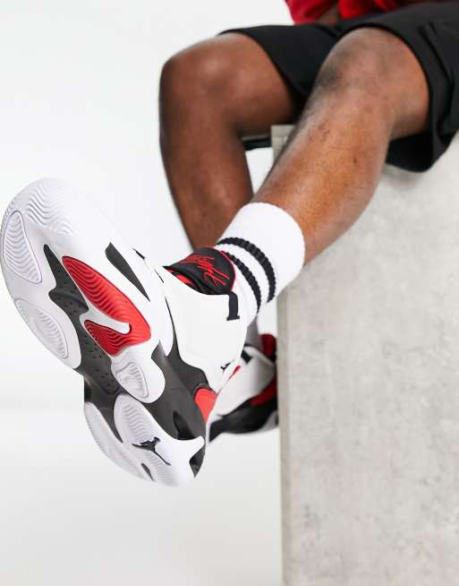 Jordan Max Aura Sneakers bianche/nere/rosso universale ASOS