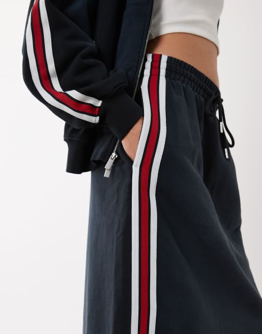 Jordan maxi skirt in Navy, 3 of 5
