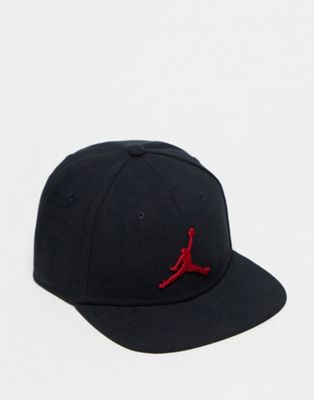 Jordan snapback cap in black