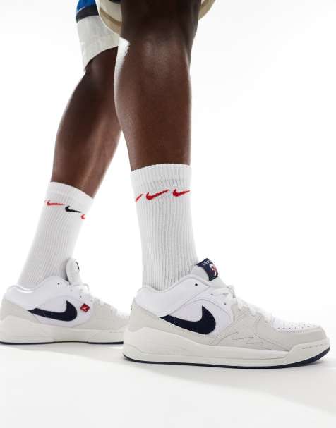 Jordan – Stadium 90 – Sneaker in Weiß und Marineblau - view 1