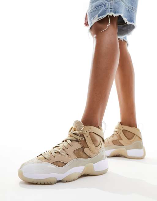Jordan – Two Trey – Sneaker in Wüstenbeige und Weiß