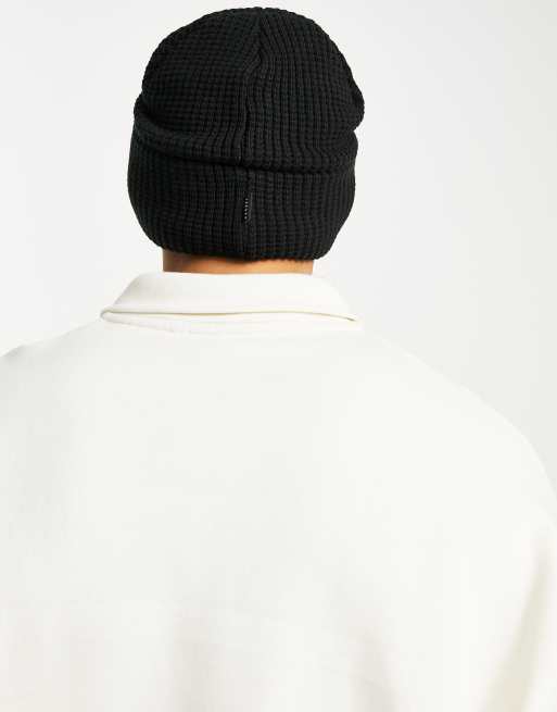 Jordan - Utility-beanie met metalen logo in zwart/goud, 3 van 4