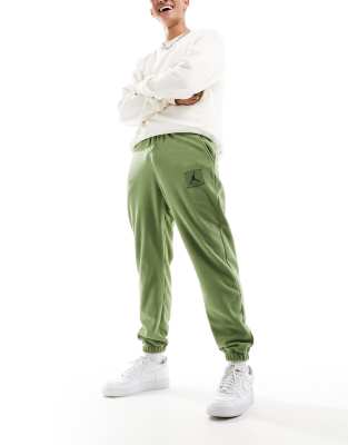 Jordan winterized fleece jogger in olive green