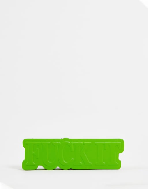 Juguete antiestrés verde con texto 