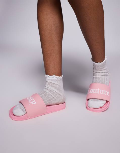 Juicy Couture – Carmen – Rosa tofflor i PU med collegestil - view 1