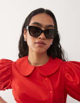 Juicy Couture - Cat-Eye-Sonnenbrille in Schwarz