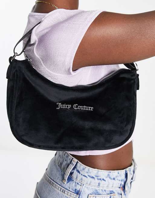 Juicy Couture – Czarna welurowa torebka na ramię z metalową plakietką