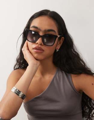 Juicy Couture - Eckige Sonnenbrille in Schwarz